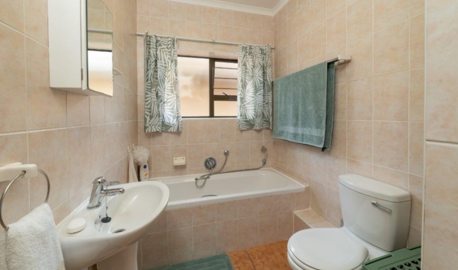 3 Bedroom Property for Sale in Hartenbos Central Western Cape